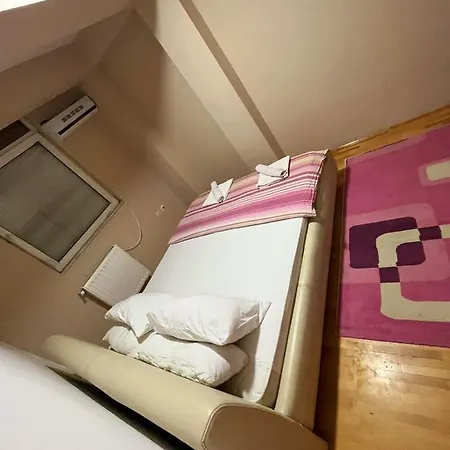 Aleksandra 3 Apartment *