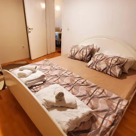 Appartement Aleksandra 3 *