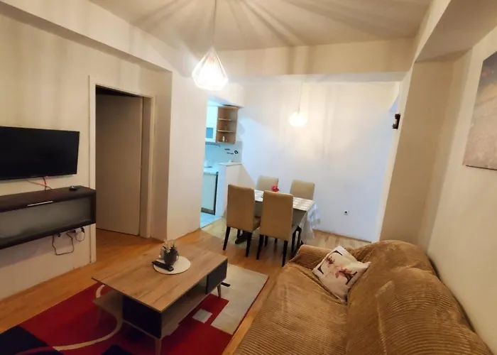 Aleksandra 3 Apartment