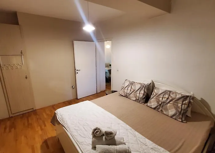 Apartment Aleksandra 3 *