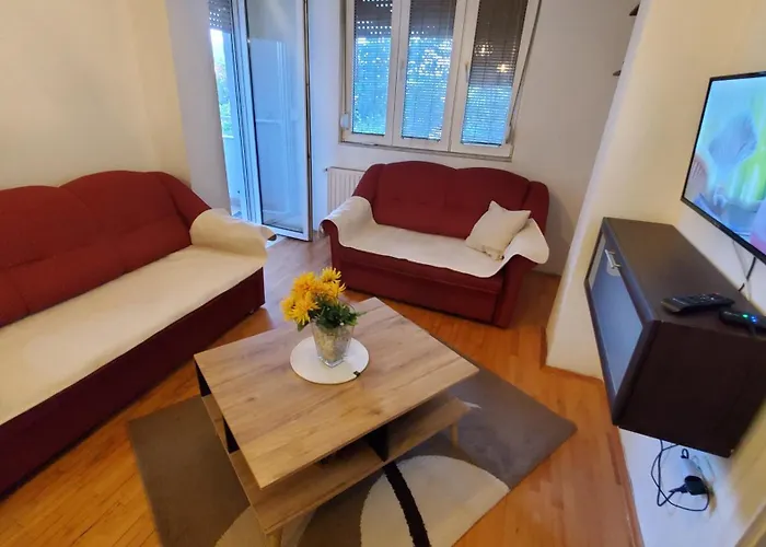 Aleksandra 3 Apartment *